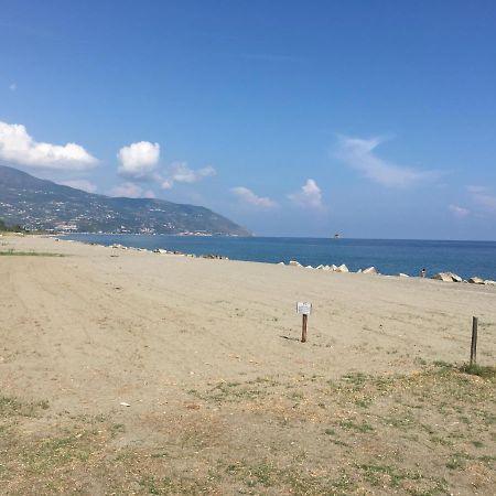 帕蒂Giardino Sul Mare住宿加早餐旅馆 外观 照片
